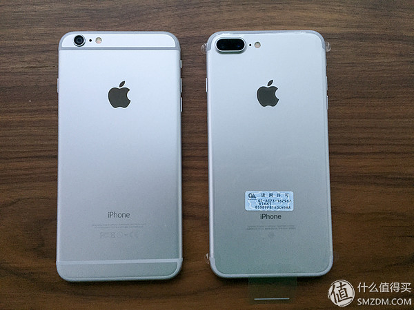 新鲜出炉:Apple 苹果 iPhone 7plus 银色 开箱_沙发管家官网