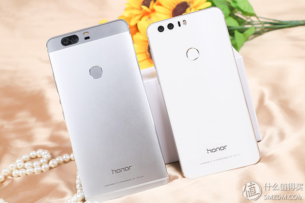 HUAWEI 华为 Honor 荣耀8 与 荣耀V8 横向评比